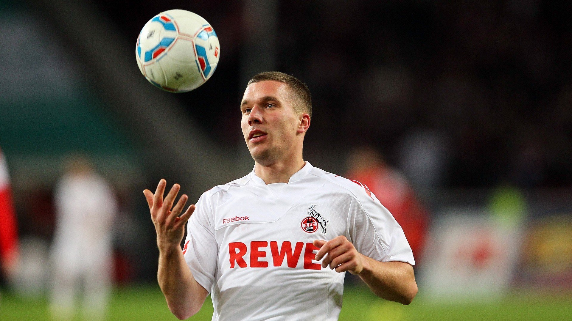 爱游戏-北京国安主场逆转夺冠，球迷欢呼不断，北京国安现在主场